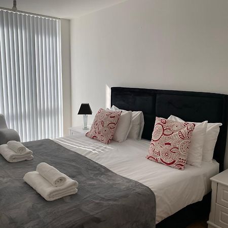 Berks Luxury Serviced Apartments , Free Parking, Free Gym And Free Wifi Bracknell Room photo
