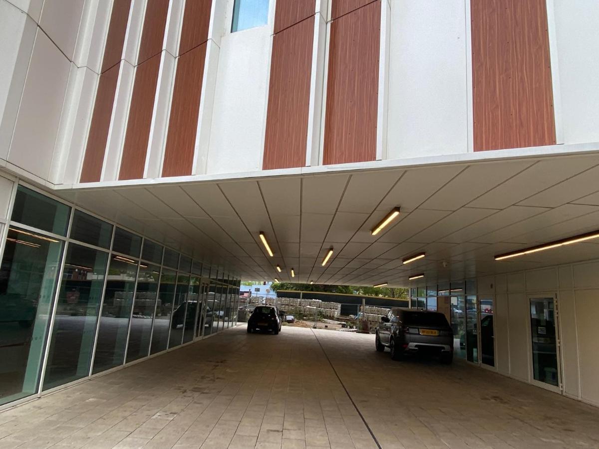 Berks Luxury Serviced Apartments , Free Parking, Free Gym And Free Wifi Bracknell Exterior photo